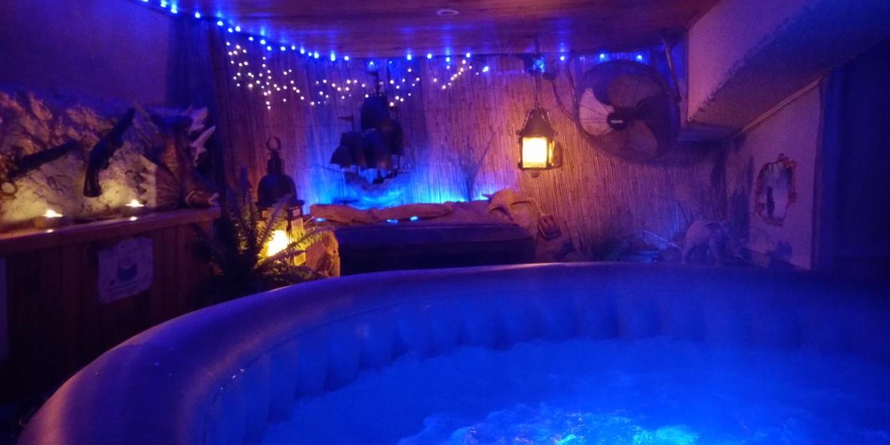 Nouveau ! Chambre D'Hote Insolite Privee " Coeurs De Pirates A Bali En Provence" Spa Sauna Massages Dans Cadre Exotique D'Amenagements Exterieurs D'Exception Ete Comme Hiver Bienvenue !!! Cavalaire-sur-Mer Exterior photo